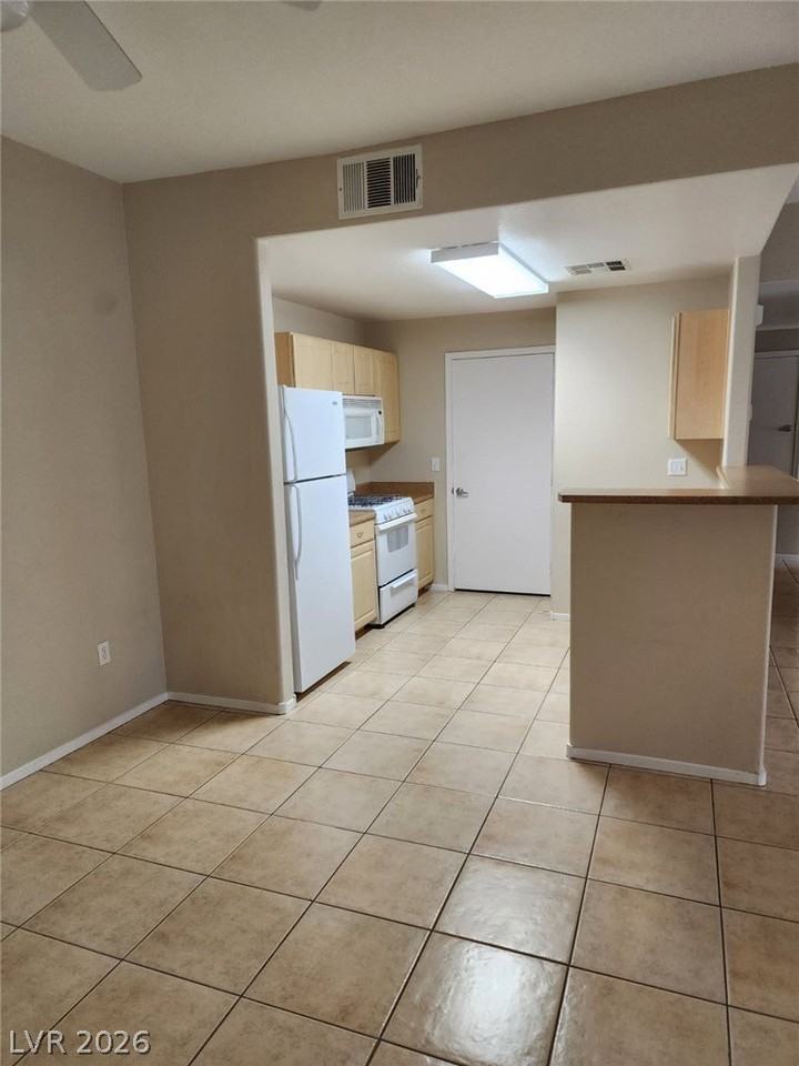 8250 N Grand Canyon Dr #1081 - Photo 5 of 16