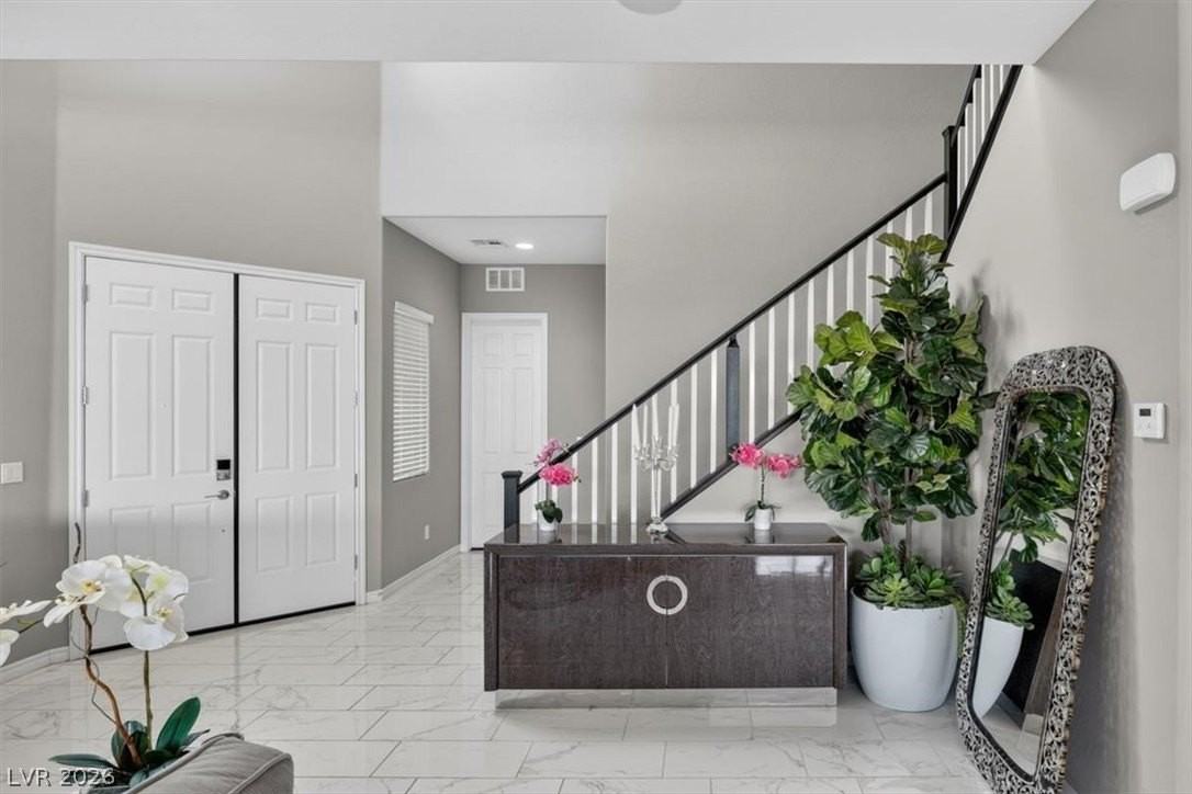 320 Highspring St - Photo 6 of 50