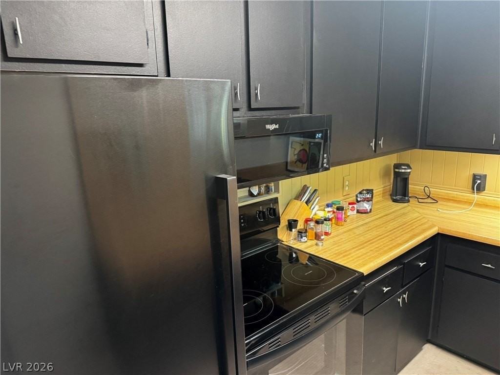 336 Arnold St - Photo 6 of 24