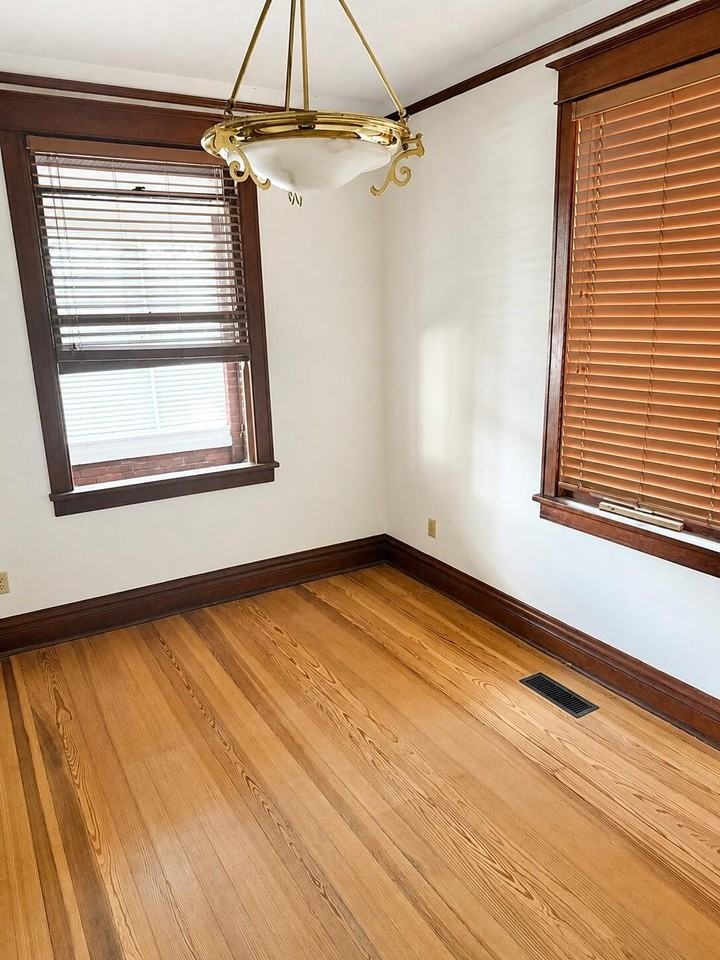 27 S Whittaker St - Photo 2 of 10