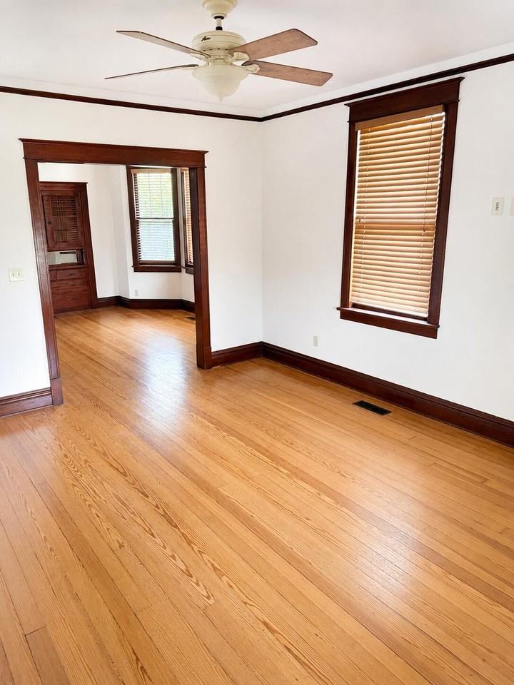 27 S Whittaker St - Photo 7 of 10