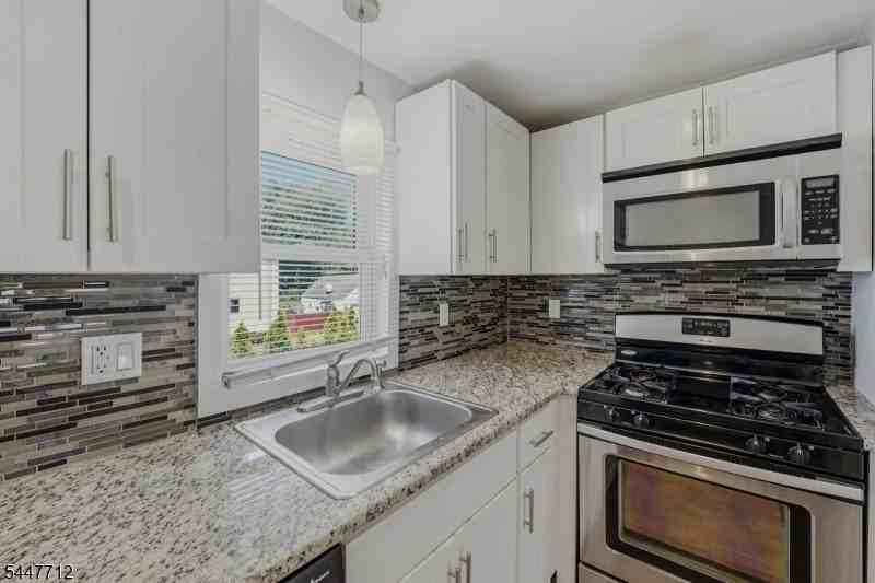 161 Broughton Ave #2 - Photo 3 of 16