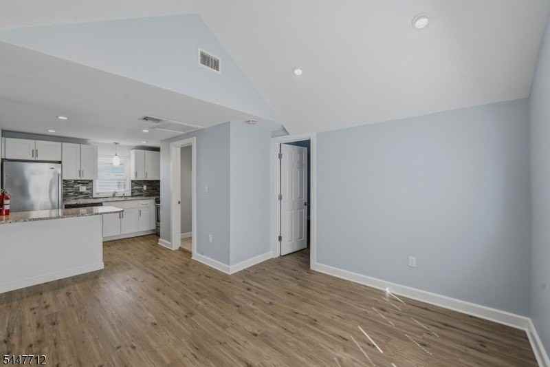 161 Broughton Ave #2 - Photo 6 of 16