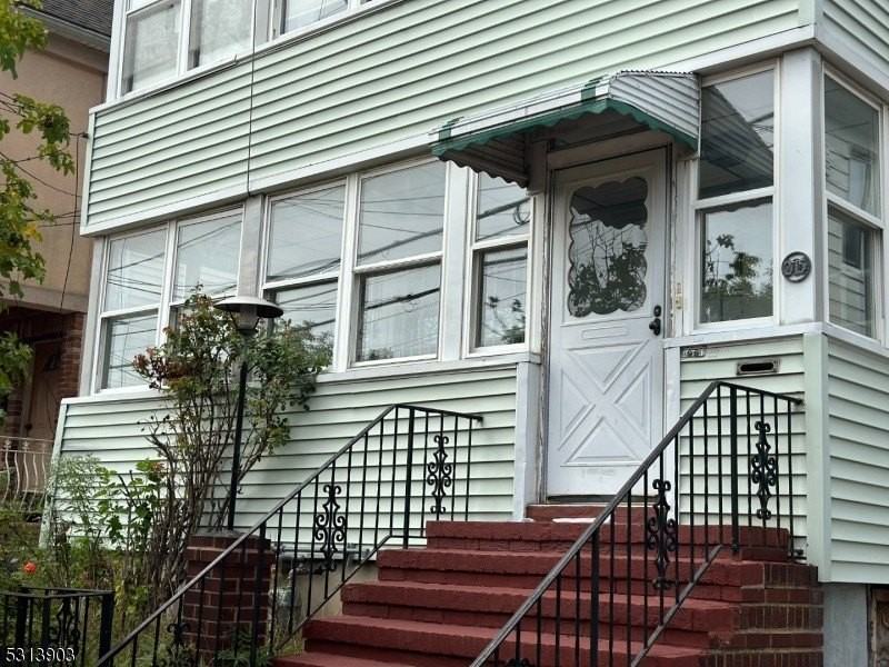 213 S 5th St #1 - Photo 2 of 12