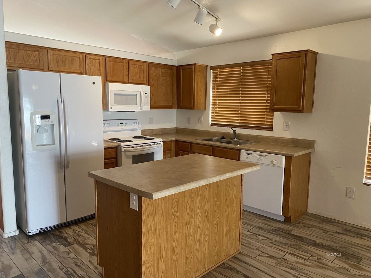 1526 E Las Sendas Dr - Photo 2 of 7