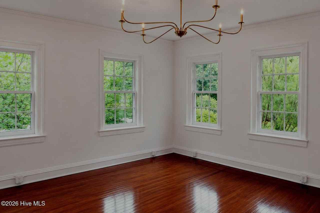 124 Nw Broad St #1 - Photo 2 of 8