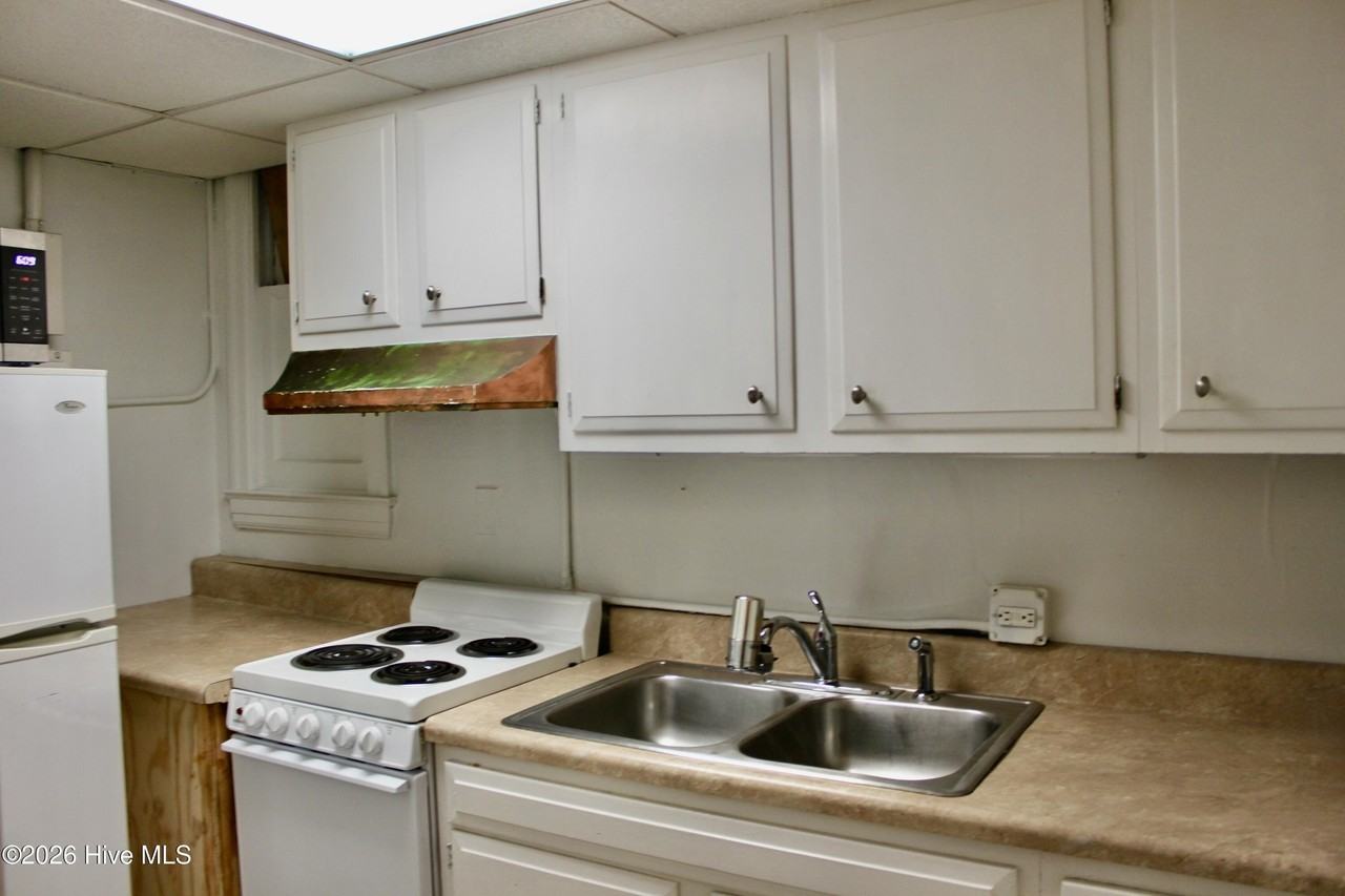124 Nw Broad St #1 - Photo 4 of 8