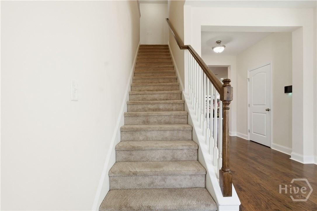 105 Grimsby Rd - Photo 3 of 27
