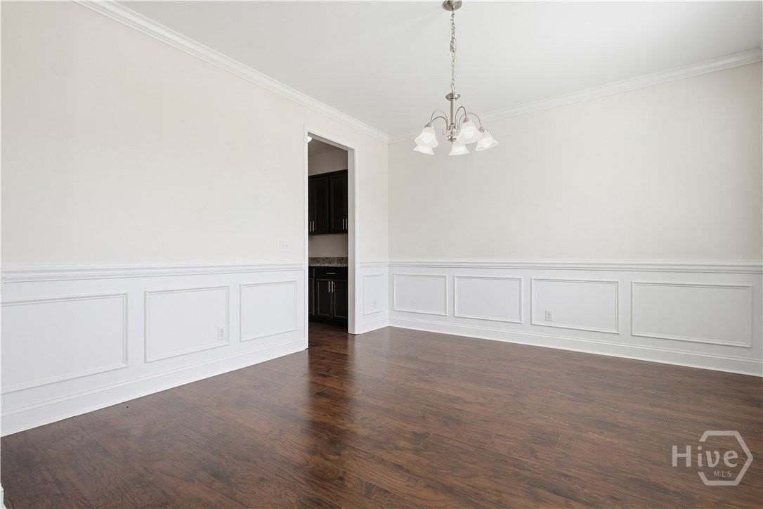 105 Grimsby Rd - Photo 5 of 27