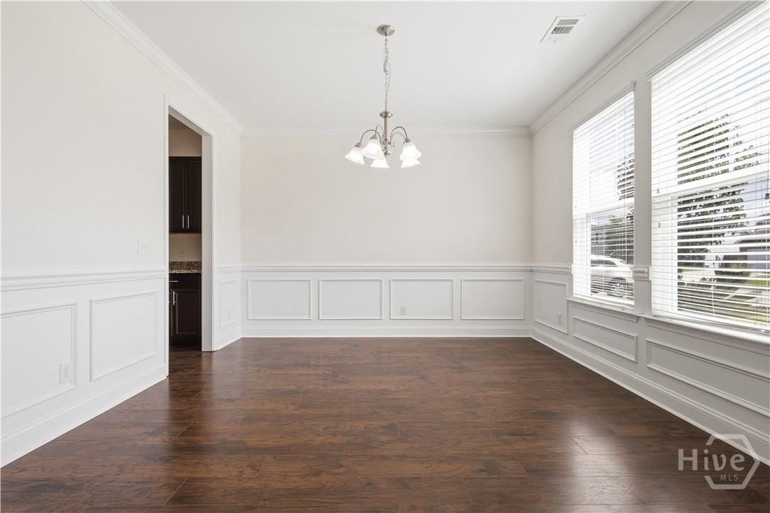 105 Grimsby Rd - Photo 6 of 27