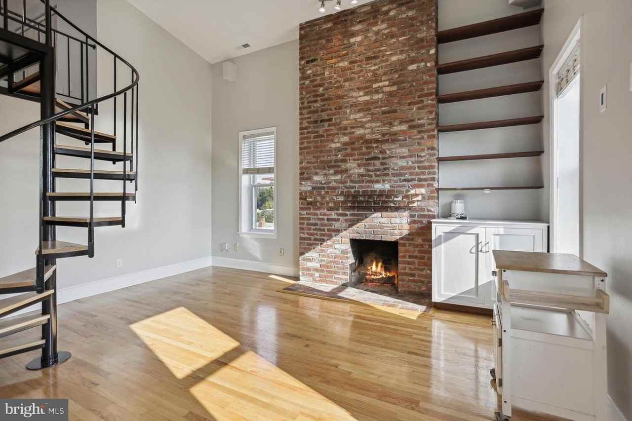676 4th St Ne - Photo 3 of 25