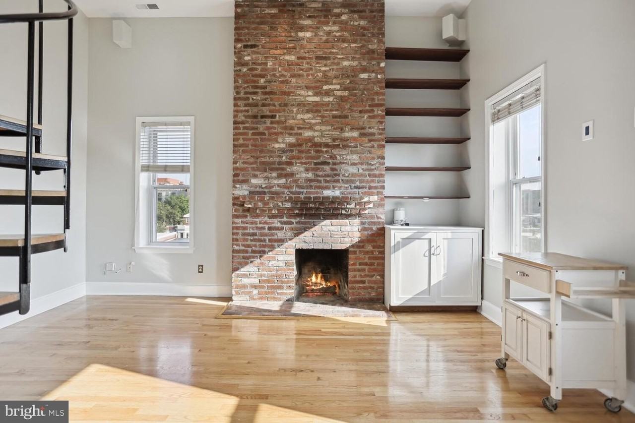 676 4th St Ne - Photo 4 of 25