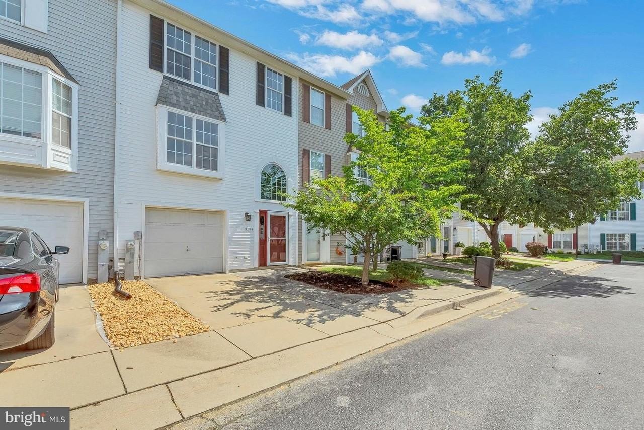 9456 Sea Breeze Ct - Photo 3 of 28