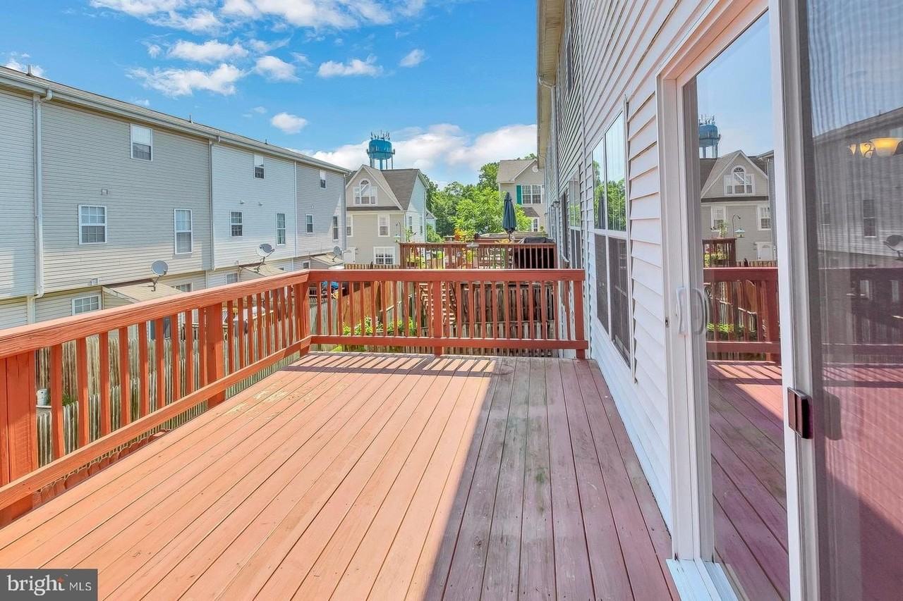 9456 Sea Breeze Ct - Photo 6 of 28