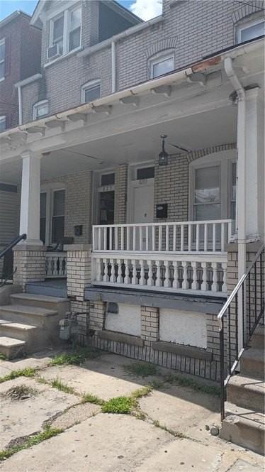 823 1/2 W Washington St - Photo 3 of 8