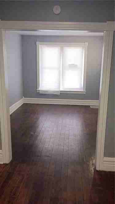 823 1/2 W Washington St - Photo 4 of 8