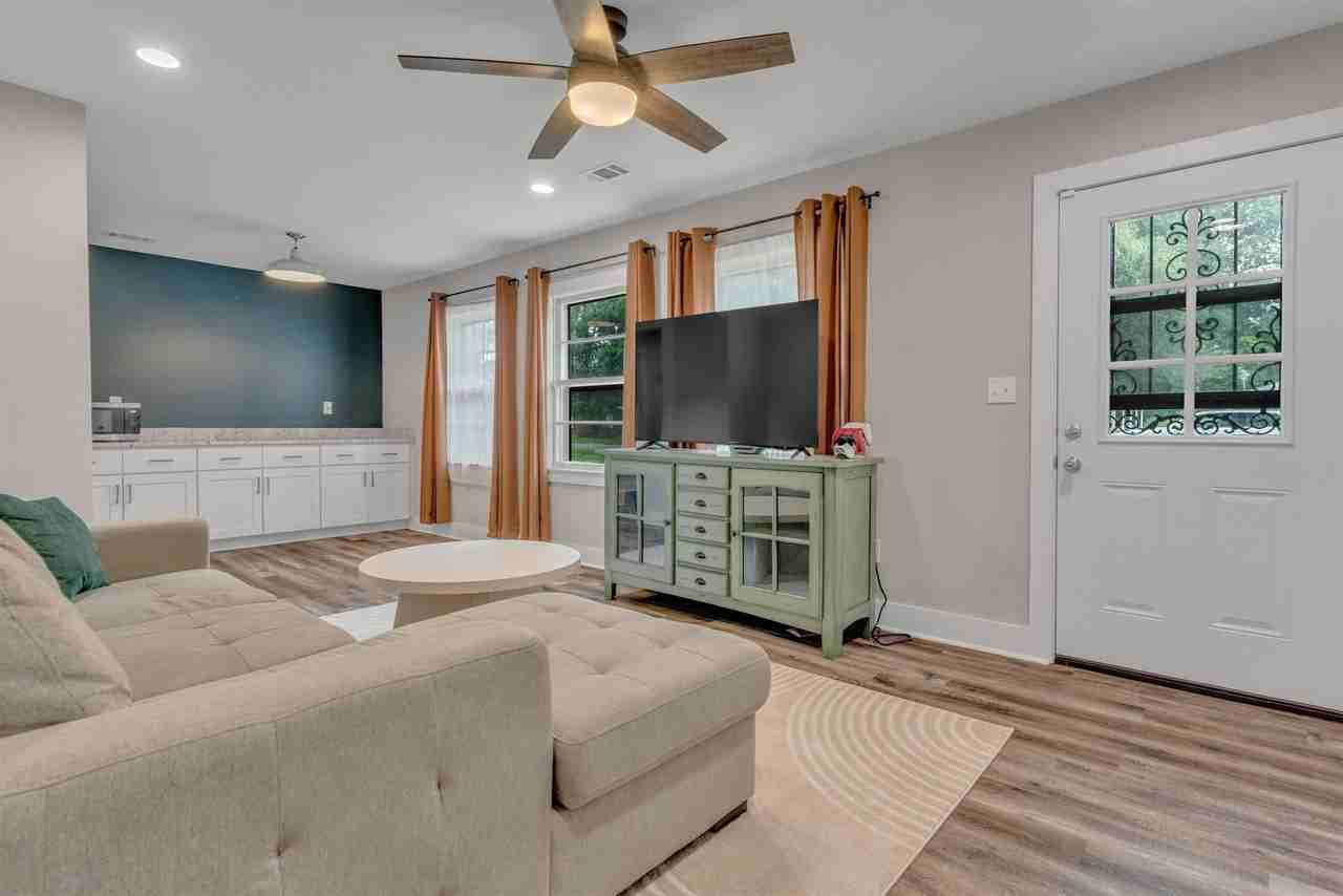 4623 Doris Cir S - Photo 2 of 23