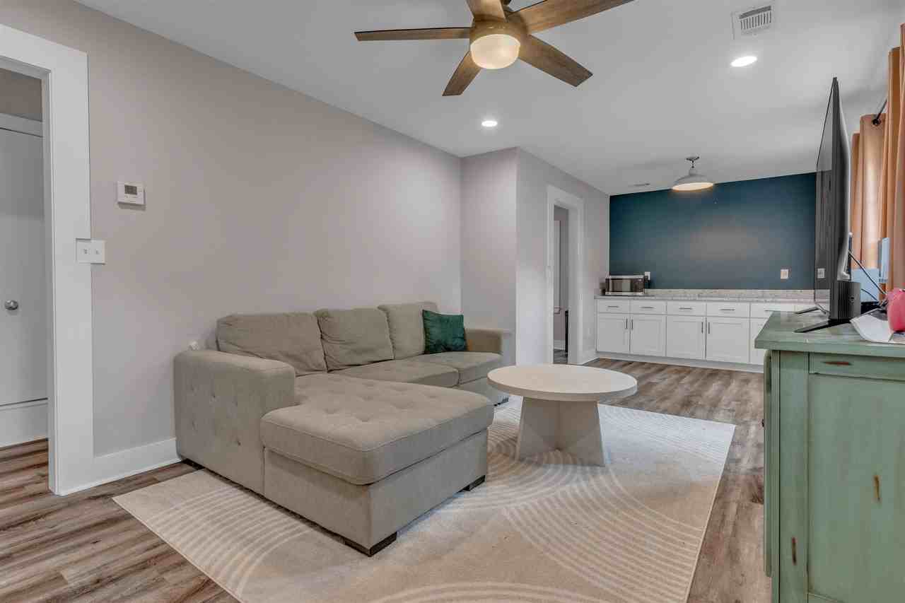 4623 Doris Cir S - Photo 4 of 23