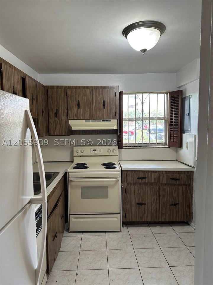 9270 Fontainebleau Blvd #104 - Photo 5 of 7