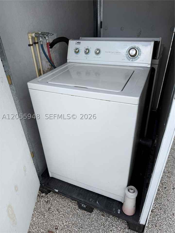 9625 Nw 36th Ave #REAR - Photo 7 of 9