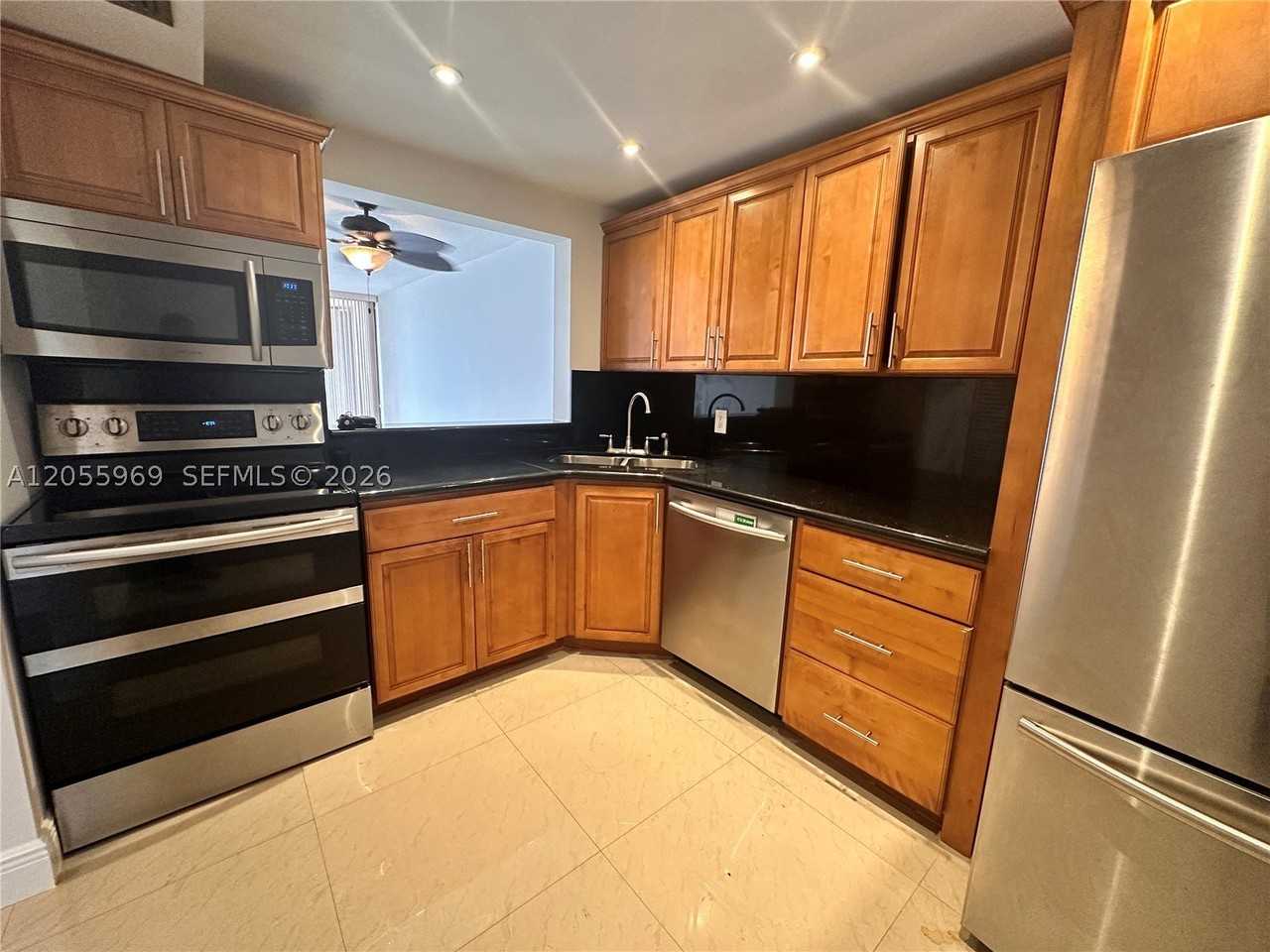 10425 Sw 112th Ave #312 - Photo 4 of 21