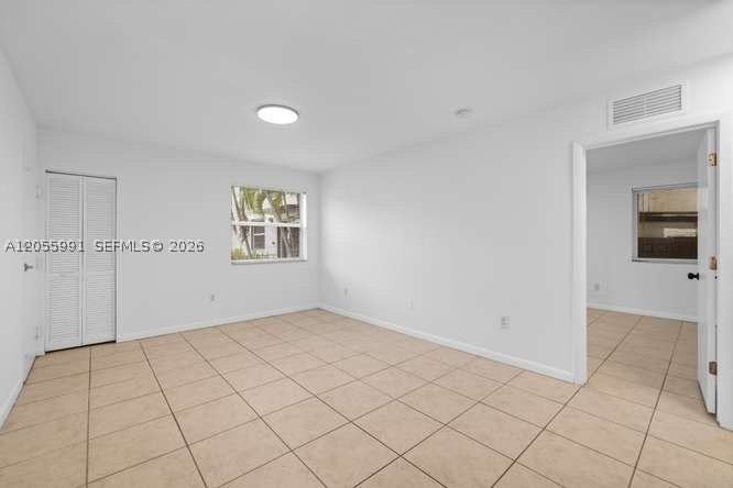 573 Ne 82nd St #5 - Photo 7 of 14