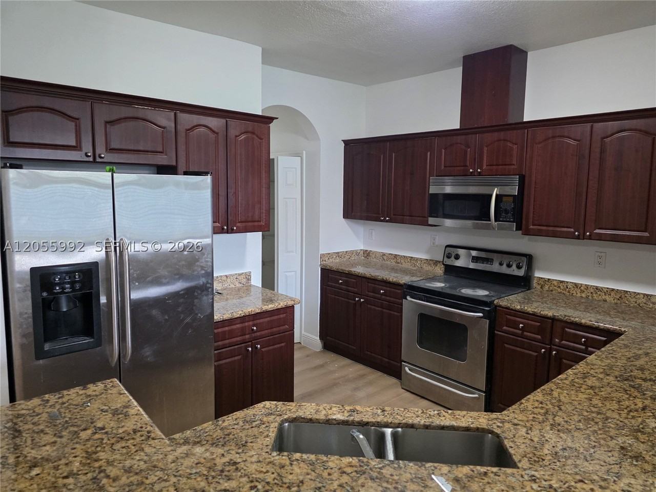 12745 Sw 204th Ln - Photo 3 of 32