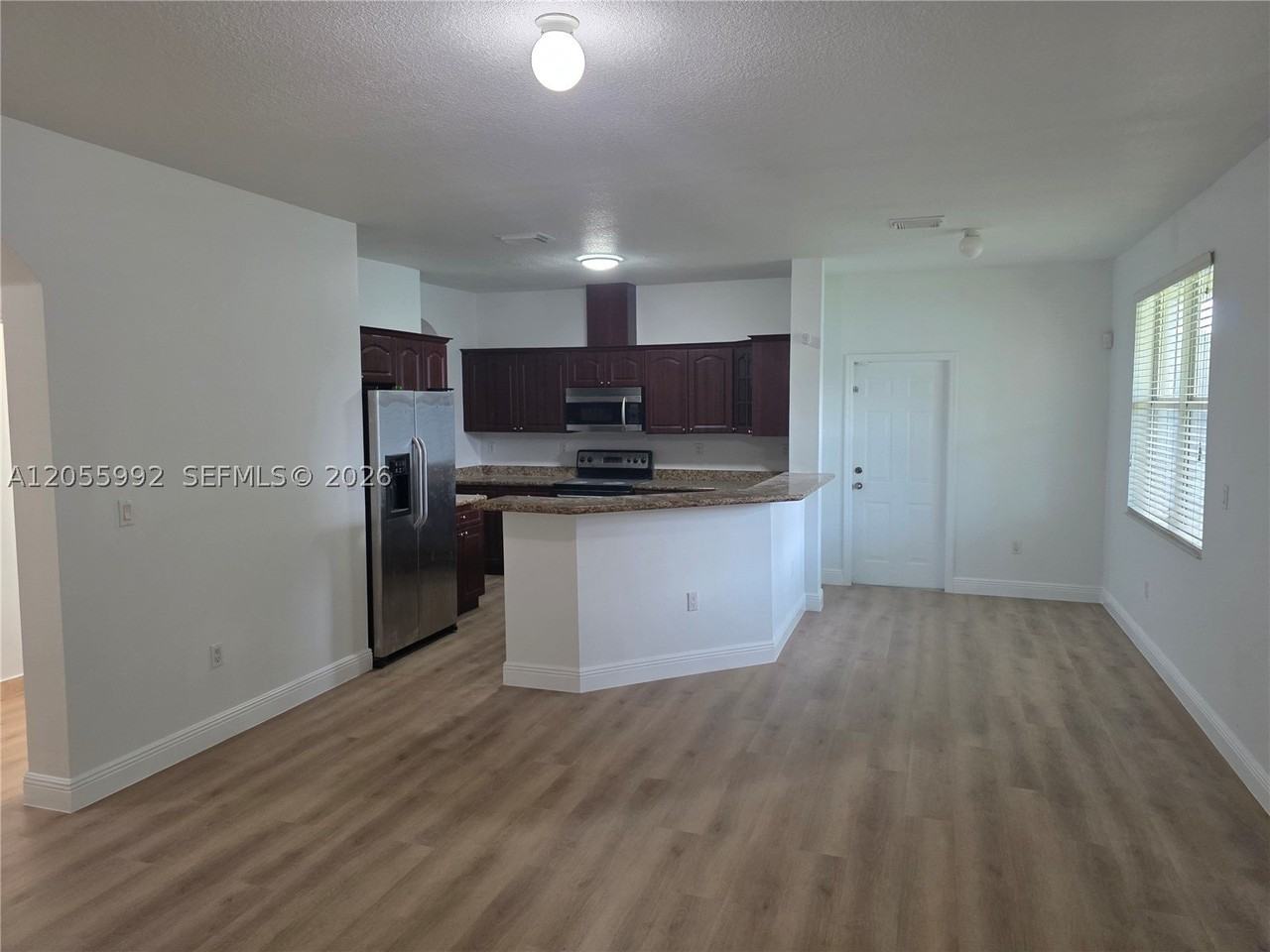 12745 Sw 204th Ln - Photo 4 of 32