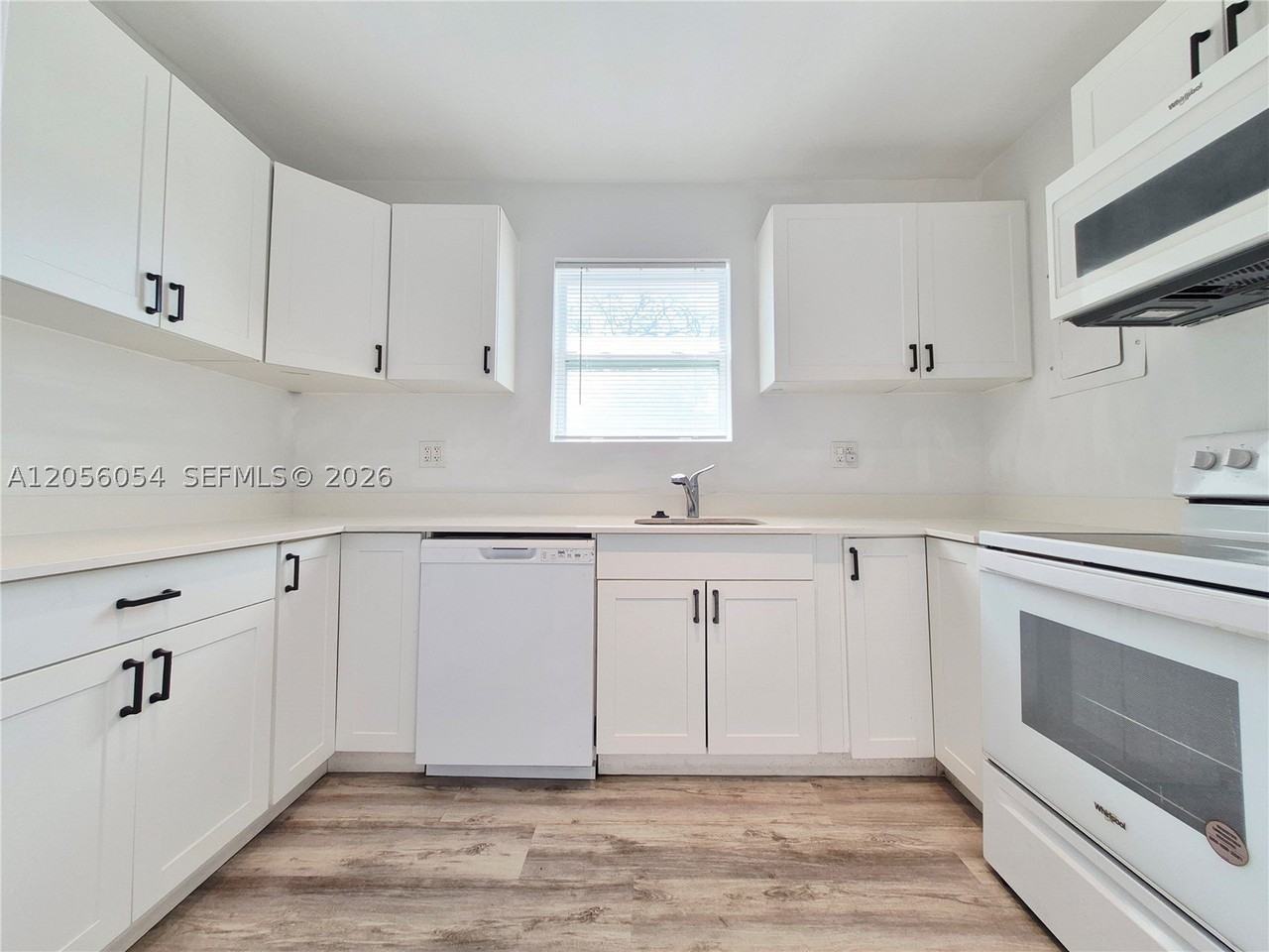 1922 Nw 1st St #1 - Photo 4 of 12