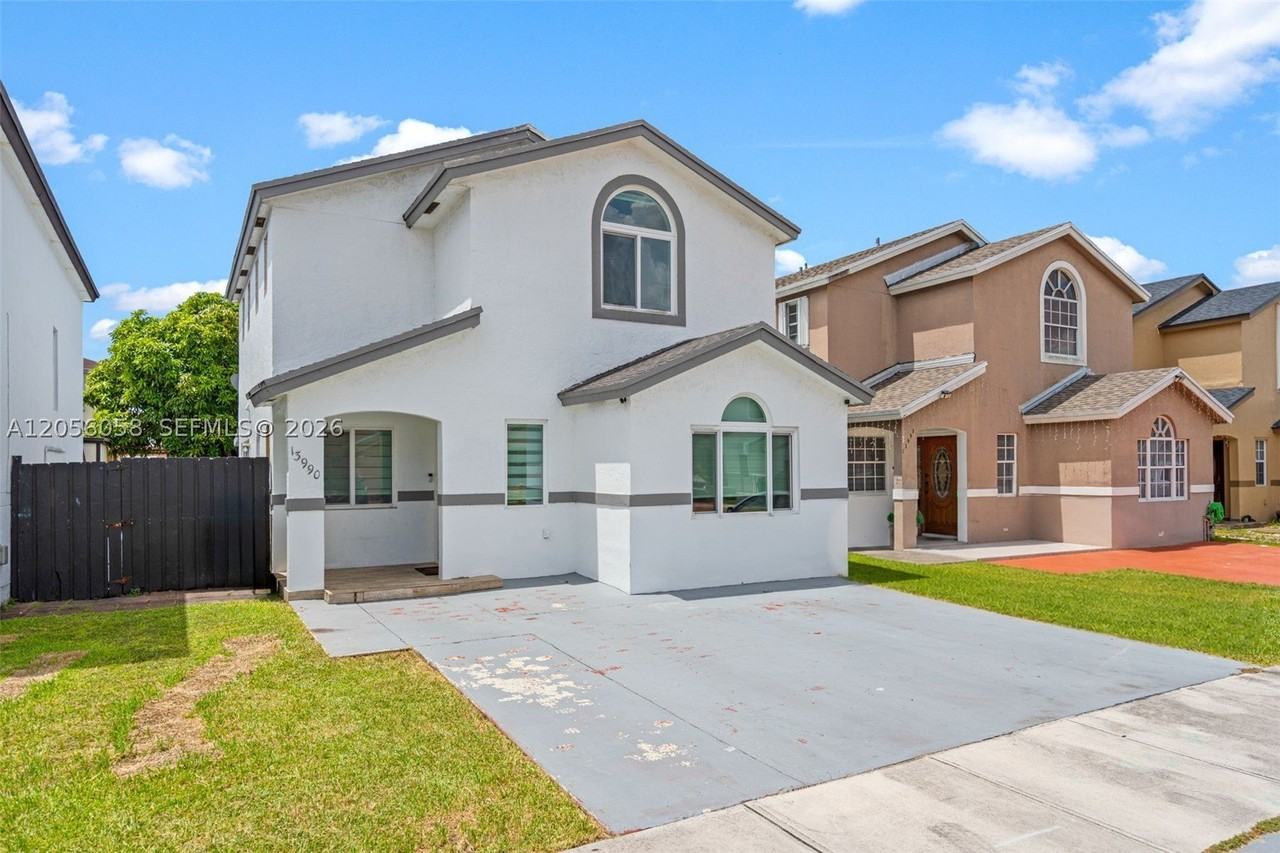 13990 Sw 160th Ter - Photo 2 of 36