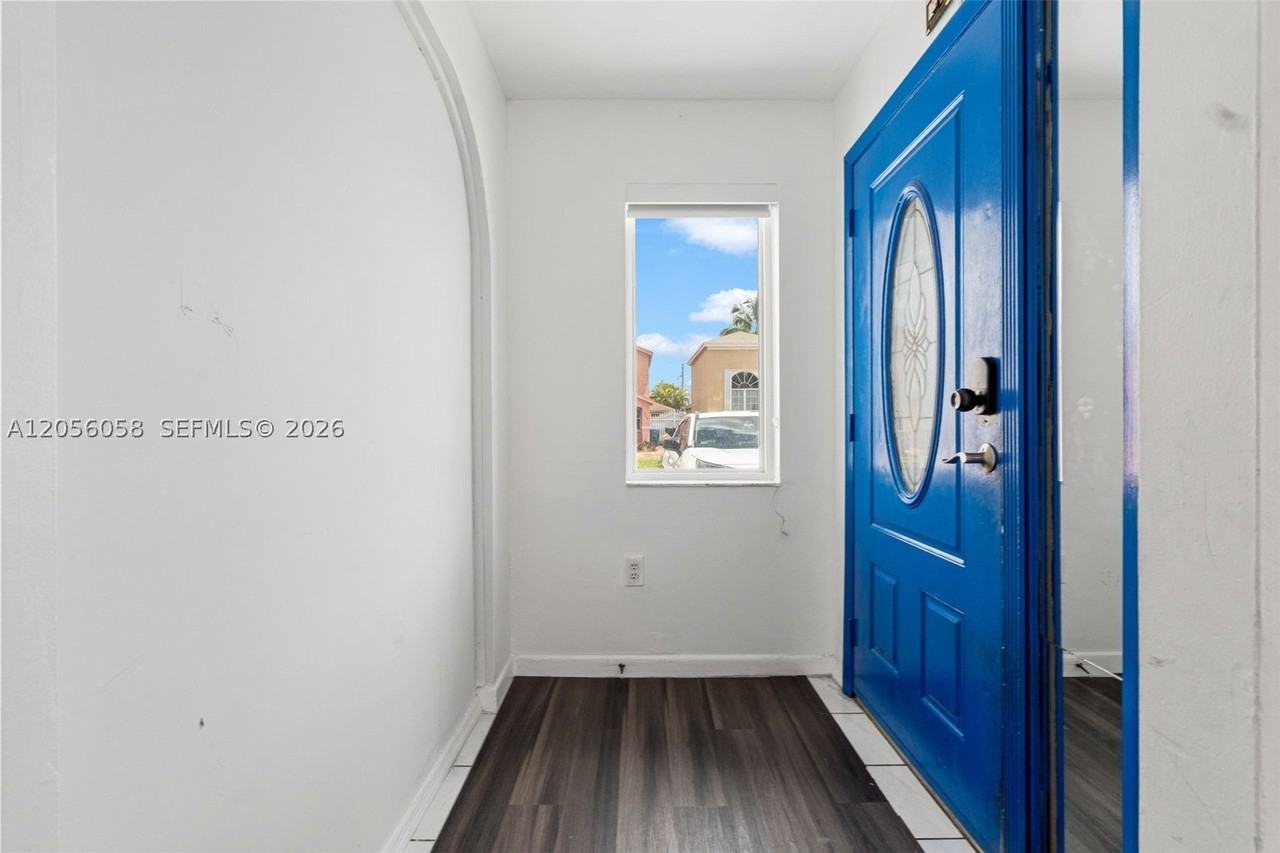 13990 Sw 160th Ter - Photo 4 of 36