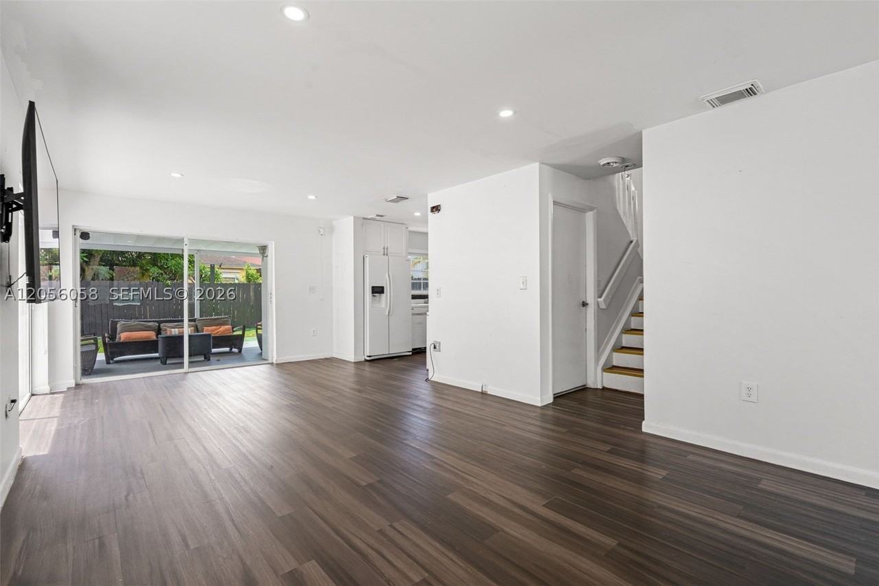 13990 Sw 160th Ter - Photo 6 of 36