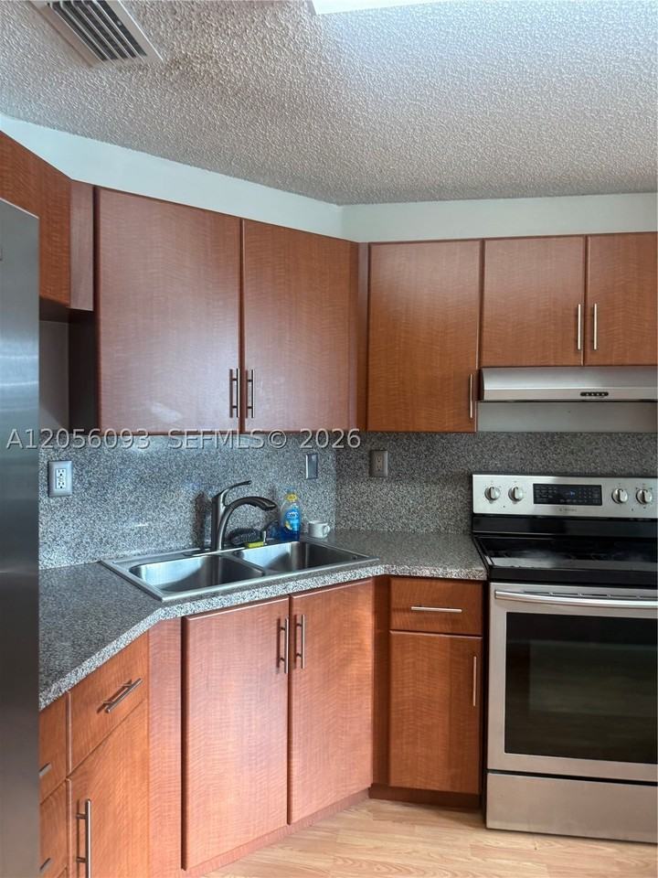 10010 Hammocks Blvd #203-2 - Photo 4 of 20