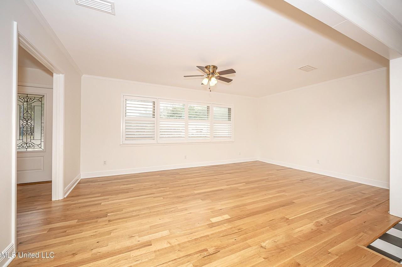 1107 Le Badine Ct - Photo 7 of 50