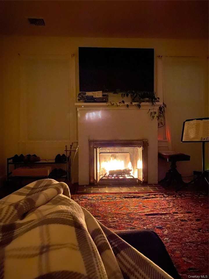 7 Chestnut St - Photo 4 of 15