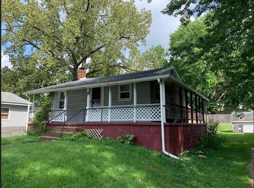 1619 Oakland Ave - Photo 2 of 8