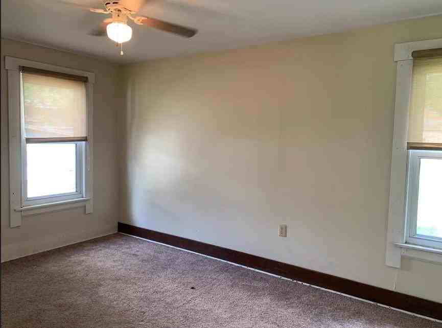 1619 Oakland Ave - Photo 5 of 8
