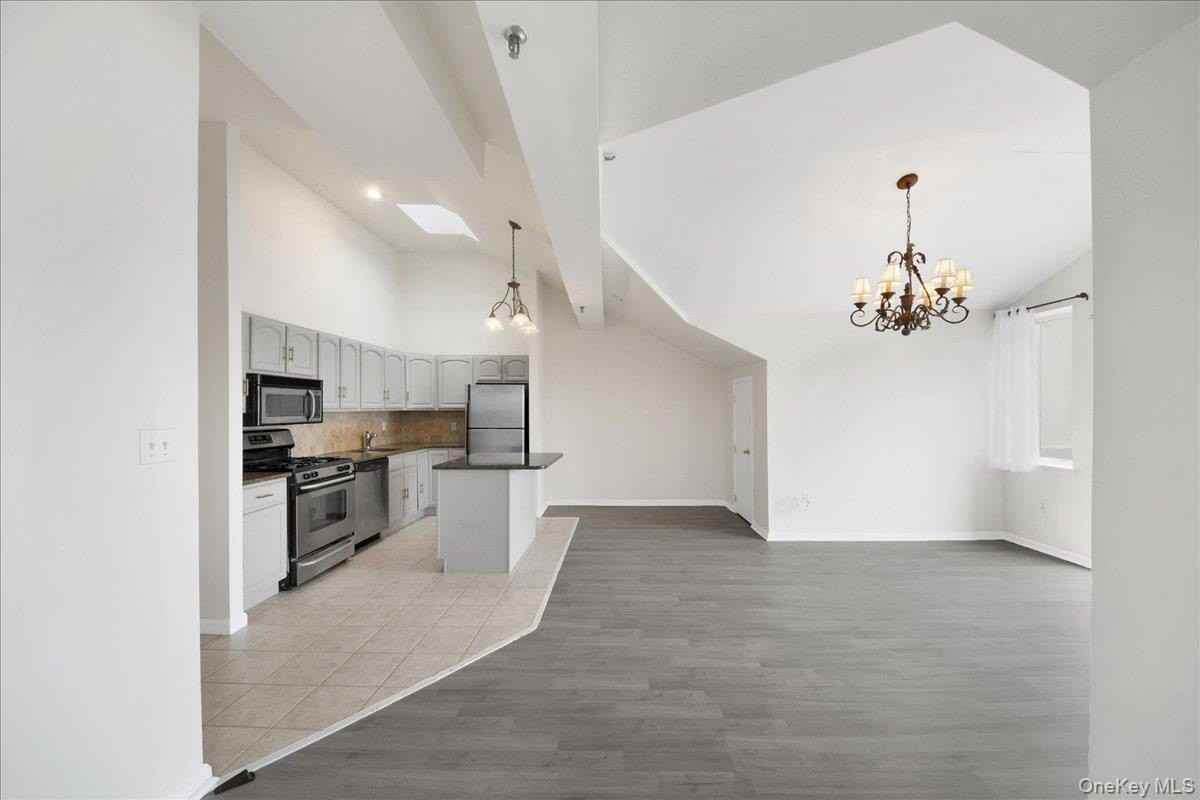 1424 Outlook Ave #3 - Photo 7 of 23