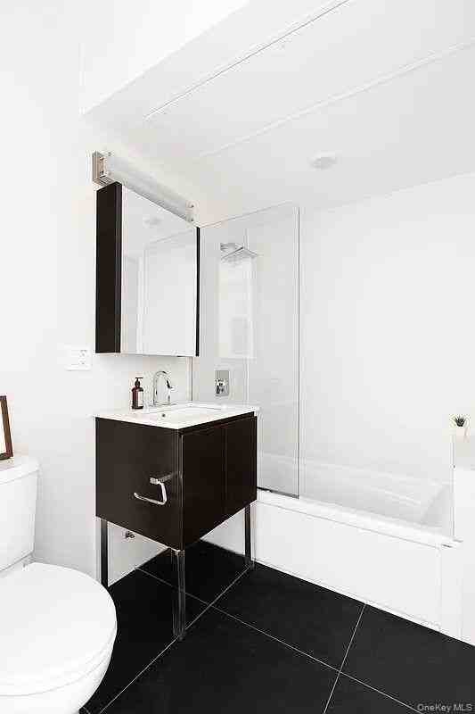 53 Grand St #3 - Photo 7 of 15