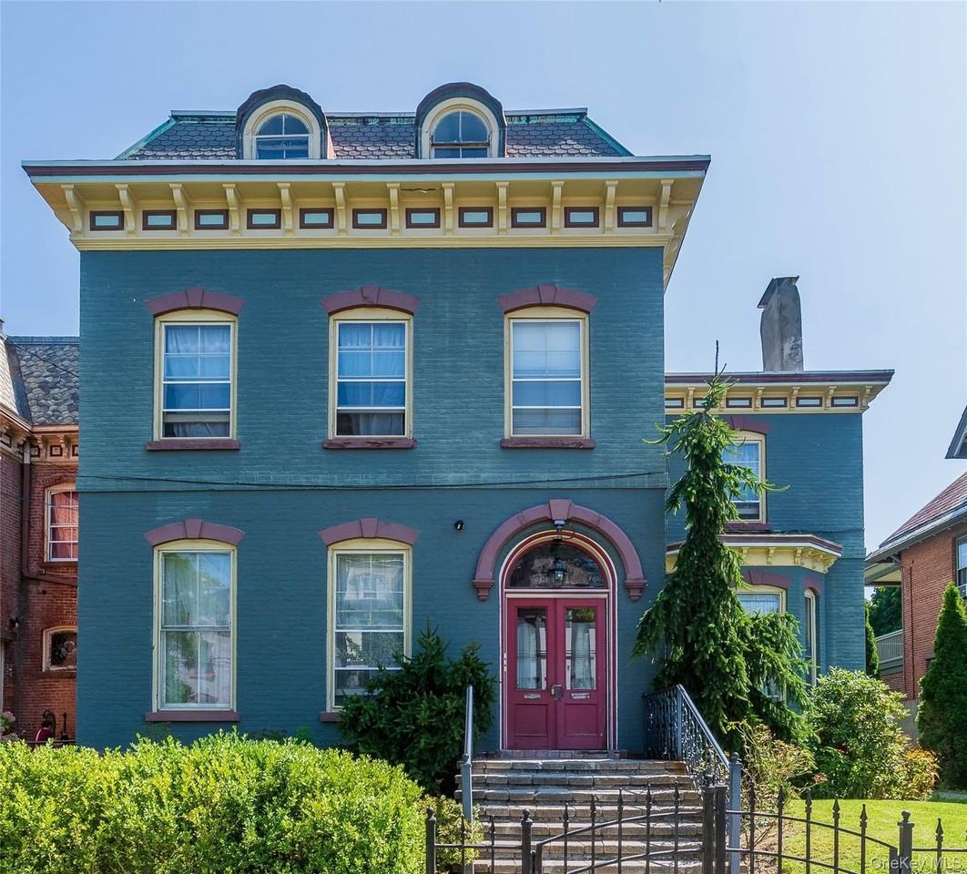 266 Grand St #3