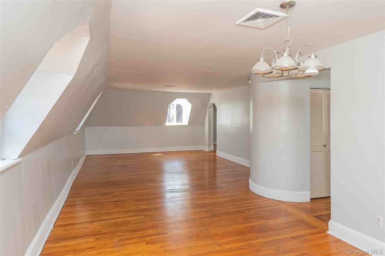 266 Grand St #3 - Photo 4 of 10