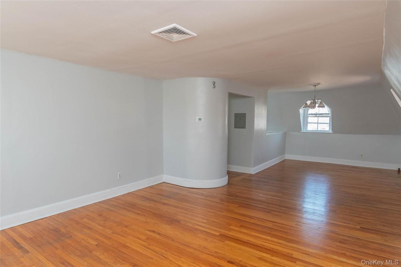 266 Grand St #3 - Photo 5 of 10
