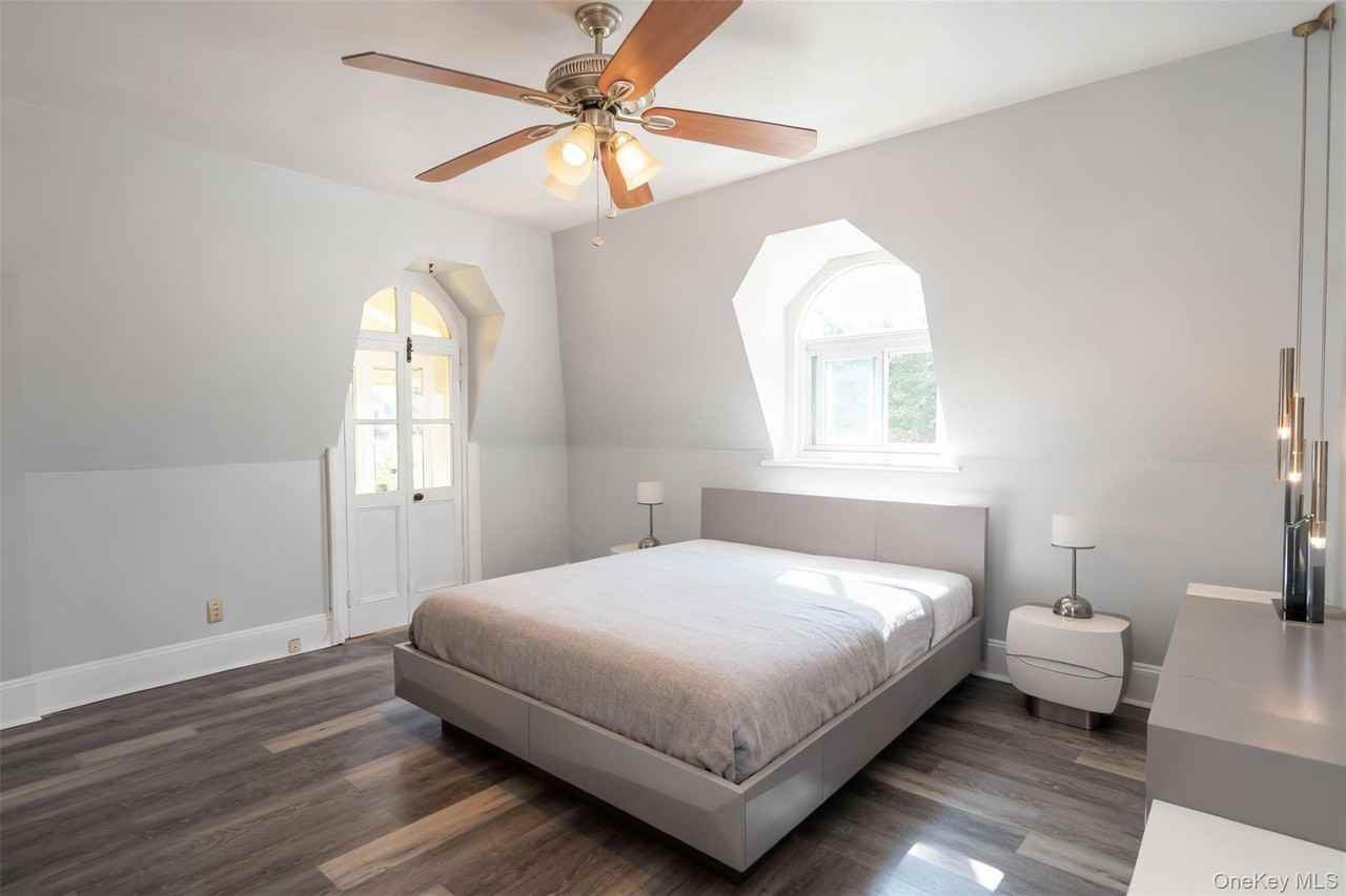 266 Grand St #3 - Photo 6 of 10