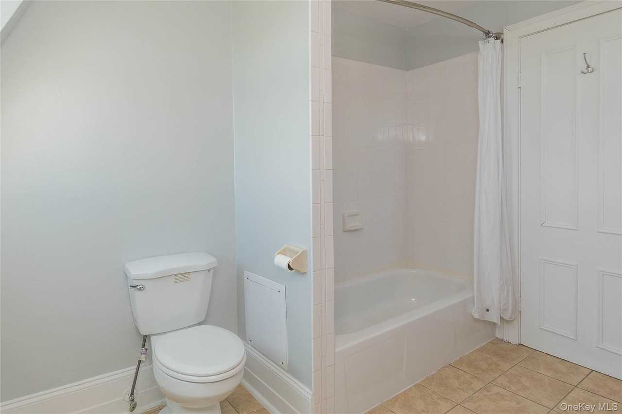 266 Grand St #3 - Photo 7 of 10