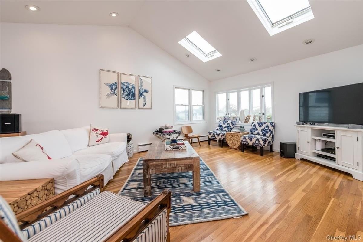 381 Lido Blvd - Photo 6 of 12