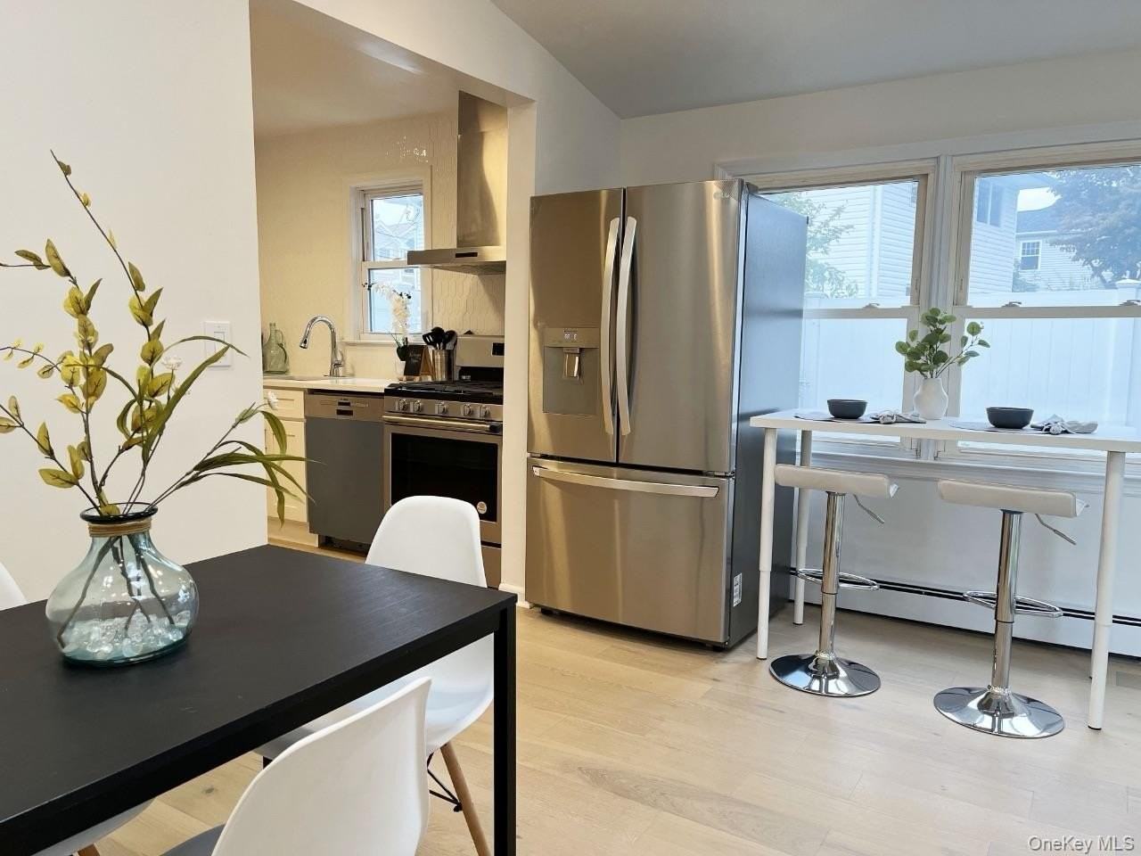 20 Walters Ave - Photo 3 of 8
