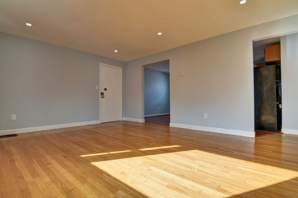 30 Trull St #3 - Photo 2 of 13