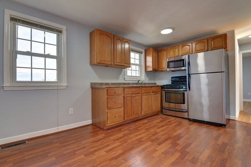 30 Trull St #3 - Photo 6 of 13