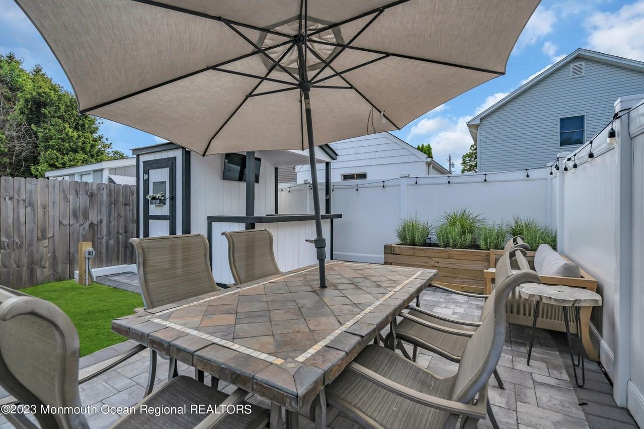 1215 Lister St #A - Photo 3 of 22