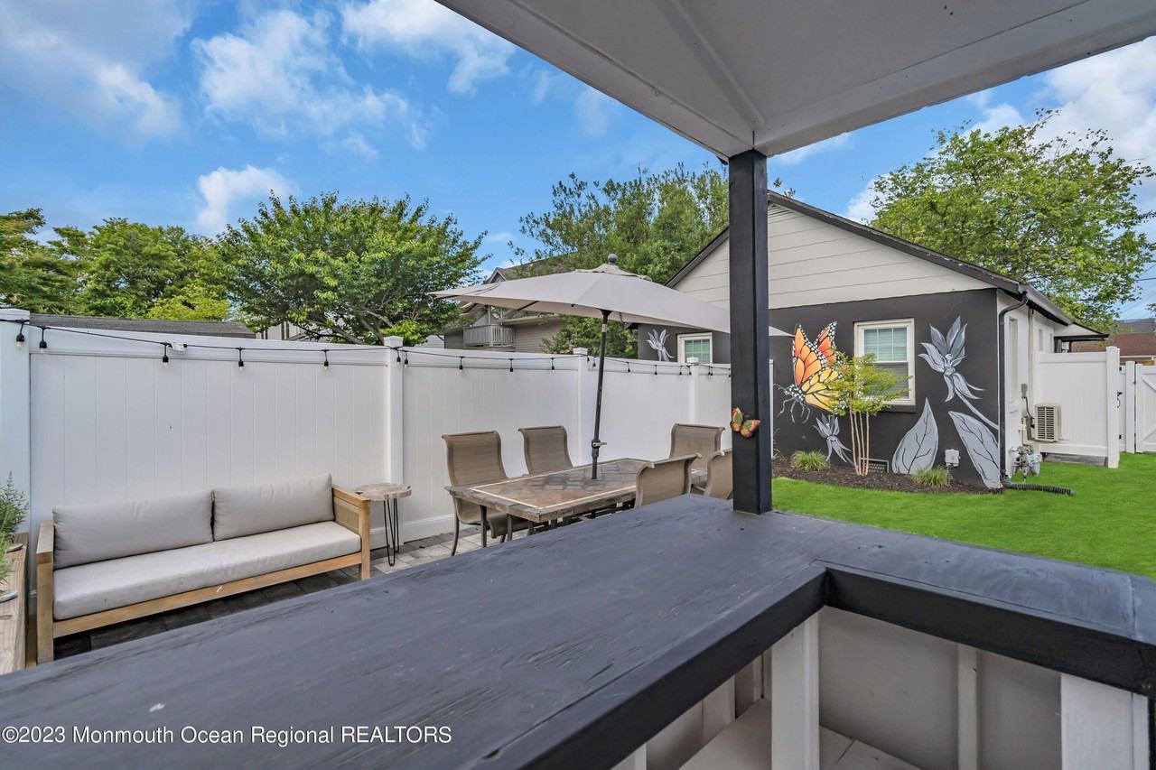 1215 Lister St #A - Photo 5 of 22